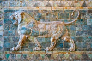 Louvre Müzesi'ndeki Aslan Frizleri'nden biri